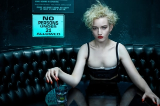 Julia Garner - zdjęcia