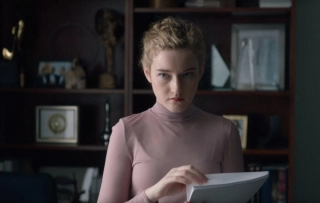 Julia Garner - zdjęcia