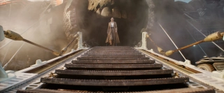 Głowa Ant-Mana (w wersji Giant Mana, rzecz jasna), którą pokazano w zwiastunie, to najprawdopodobniej gigantyczna czaszka, o czym świadczą widoczne w scenie zęby. Pojawiają się spekulacje, że Nova może wykorzystywać ten artefakt na takiej samej zasadzie jak profesor Xavier Cerebro, pozwalające mu zwielokrotnić moc i komunikować się z mutantami na całym świecie. 