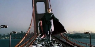 W Pustce znajduje się także most Golden Gate z San Francisco – to jego zniszczona wersja, najprawdopodobniej pochodząca z filmu X-Men: Ostatni bastion (wówczas zniszczył go Magneto). 