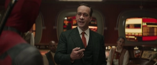 Mr. Paradox, najprawdopodobniej stojący na czele TVA, wypowiada zdanie: „Ten Wolverine zawiódł cały świat”. Pojawiają się spekulacje, że Logan może być dla swojego uniwersum „Wybrańcem”, którego to terminu użyto w komiksach z serii Secret Wars – mowa tu o postaciach, które są kluczowe dla rzeczywistości, w której żyją. Ich upadek przekłada się na zagładę całego świata. 