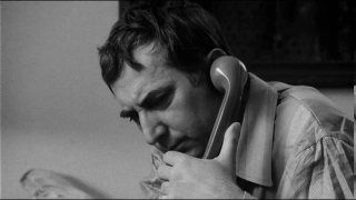 20. Poprzez piąty wymiar (1973; reż. Marek Nowakowski). "Bohaterem jest dziennikarz, który z pracowni swojego przyjaciela-naukowca, przypadkowo przenosi się o kilka dni w przyszłość. W przyszłości spotykają go liczne, niespodziewane sytuacje."