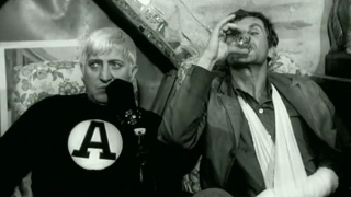 5. Hydrozagadka (1970; reż. Andrzej Kondratiuk). "Przed polskim superbohaterem staje nie lada trudne zadania: musi odgadnąć przyczynę braku wody w stolicy w okresie wielkich upałów. Nad rozwiązaniem hydrozagadki pracuje również naukowiec, profesor Milczarek. Obaj wpadają na trop przestępcy zwanego Plamą."