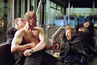 Jason Statham vs. armia zbirów (Transporter - 2002)