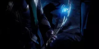 W scenie, w której Bucky obserwuje Val, pojawia się słynne Berło Chitauri, bardziej znane jako Berło Lokiego – dokładnie to samo, którego używał Loki m.in. w filmie Avengers z 2012 roku. Wygląda na to, że artefakt trafił do prywatnego nabywcy.