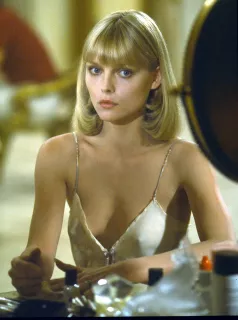 43. Elvira Hancock (Człowiek z blizną) - Michelle Pfeiffer