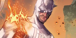 Daredevil w Odrodzeniu będzie korzystał z wielu masek. Biała to najprawdopodobniej nawiązanie do serii komiksowej z 2023 roku, w którym Diabeł Stróż nosił biały kostium.