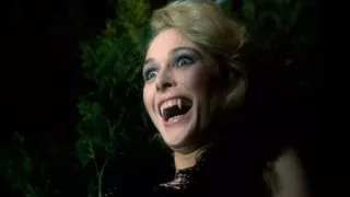 Lubię nietoperze - coś z polskiego podwórka. Nie jest to najbardziej znana produkcja Marka Piestraka, ale w porównaniu do kultowej Klątwy Doliny Węży, ten film jest znacznie dziwniejszy fabularnie. Nie mam tu tylu kiczowatych efektów specjalnych, za to nadrabiane jest to kompletnie odrealnionymi dialogami i taniością pewnych rozwiązań. Bardziej absurdalne niż Zmierzch, na skali romansu z wampirami.