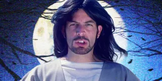 Jezus Chrystus Łowca Wampirów – Cieśla z Nazaretu powraca, tym razem gromiąc wampiry i krzewiąc słowo boże wśród surferów. Choć przesiąknięty krwią i kiczem, paradoksalnie znów nie jest to film tak obrazoburczy jak mogło by się wydawać.