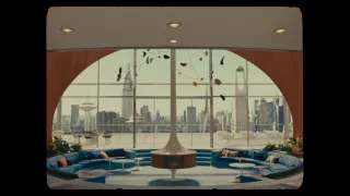 W panoramie Nowego Jorku szczególną uwagę wzbudza budynek widoczny z prawej strony. 