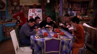 Przyjaciele - w odcinku The One Where Ross Got High Matt LeBlanc nieświadomie zjadł porcję deseru, którą wcześniej David Schwimmer wypluł na swój talerz w trakcie przerwanego ujęcia. LeBlanc, nie widząc tego momentu, nałożył sobie jego resztki i zjadł je w kolejnym dublu.