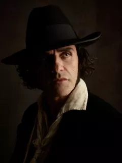 Frankenstein - Oscar Isaac jako Dr. Victor Frankenstein.