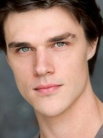 Finn Wittrock image