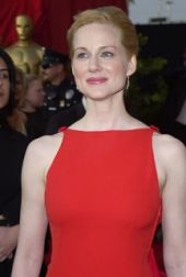 Laura Linney image