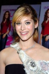 Lizzy Caplan image