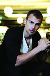 Theo James image