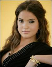 Shelley Hennig image