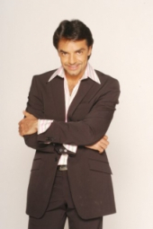 Eugenio Derbez image