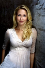 Anna Camp image