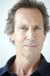 Jonathan Hyde image