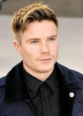 Joe Dempsie image