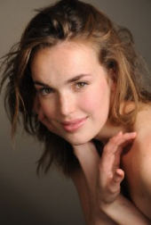 Elizabeth Henstridge image