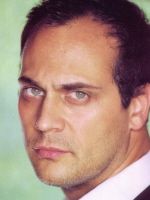 Todd Stashwick image