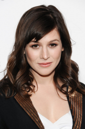 Yael Stone image