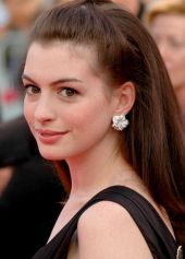 Anne Hathaway image