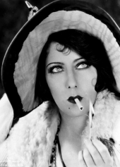 Gloria Swanson image