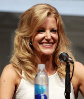 Anna Gunn image