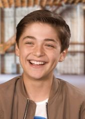 Asher Angel image