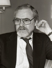 Alan J. Pakula image