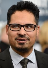 Michael Peña image