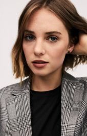 Maya Hawke image