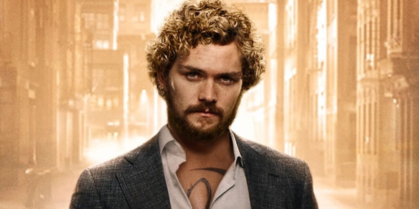 Finn Jones o negatywnych recenzjach Iron Fista. Odpowiada za nie Trump