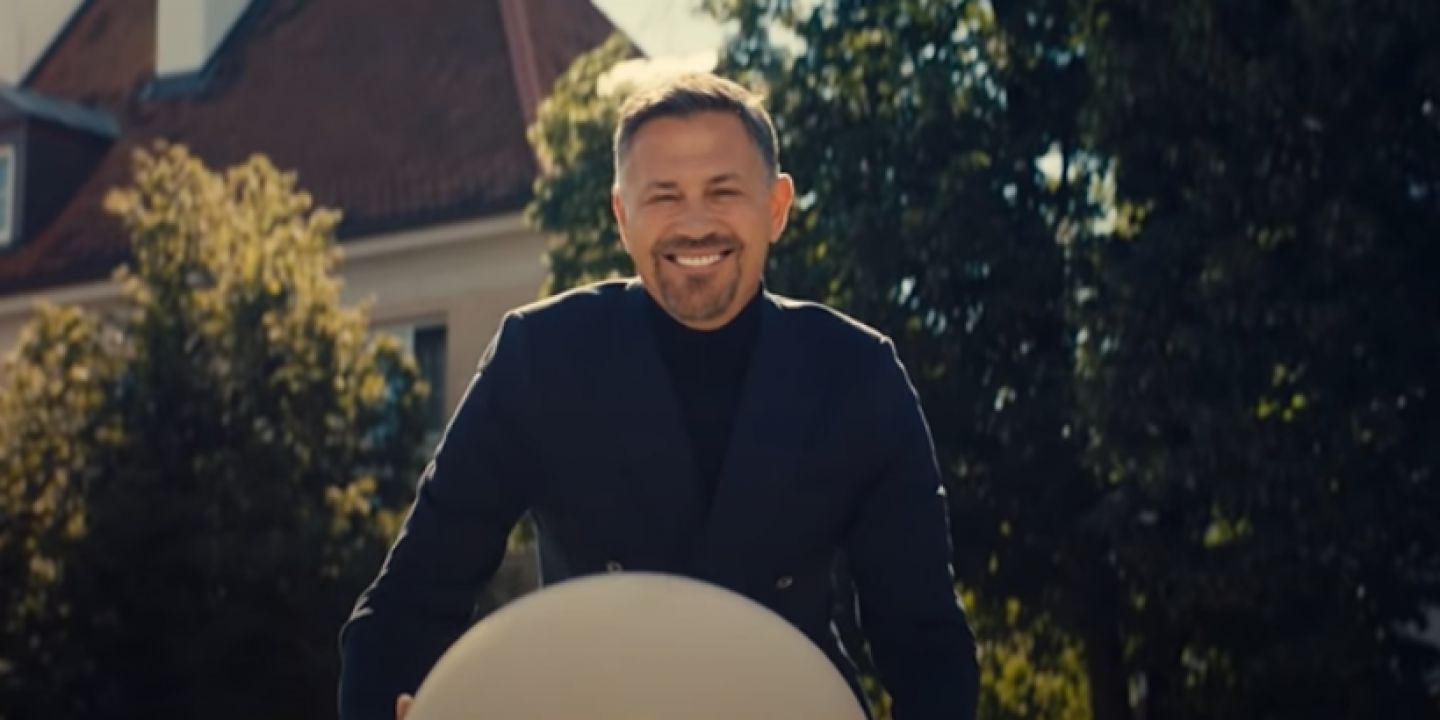 Piosenka Z Reklamy Tymbarka 2020 Polsat – piosenka z reklamy na jesień 2021. Jaki tytuł i kto śpiewa?