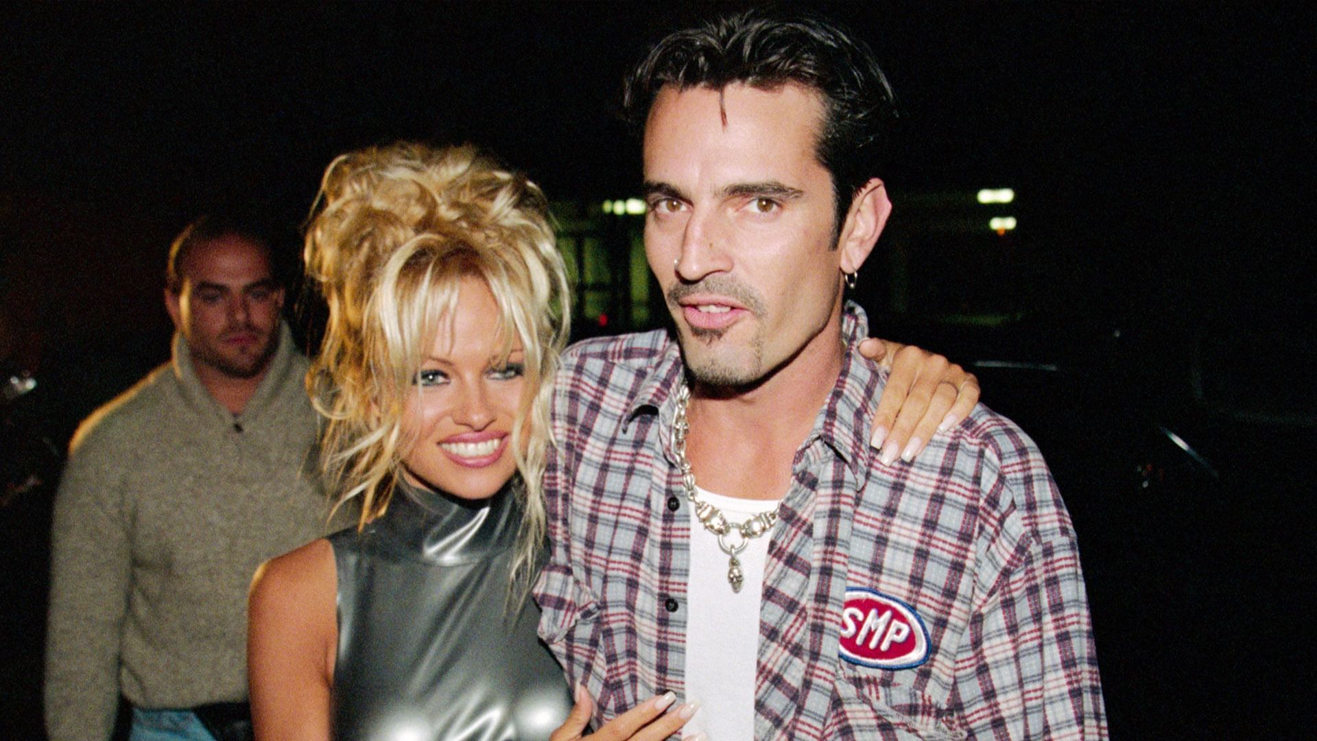 Pamela Anderson & Tommy Lee (2022) - naEKRANIE.pl