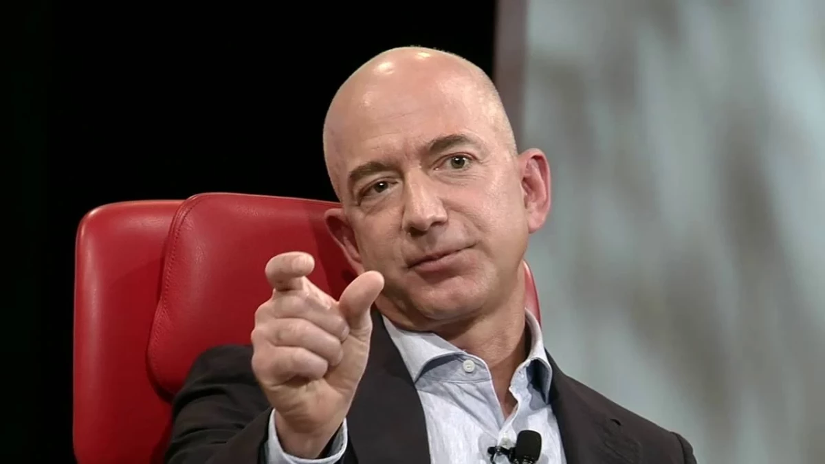 Jeff Bezos już pyta, kto ma zagrać nowego Bonda. Amazon "wydoi franczyzę do cna"?