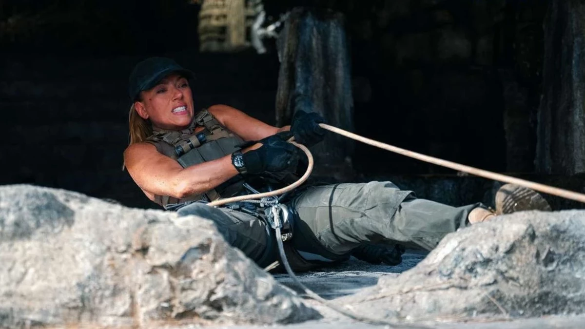 Dużo nowych zdjęć z Jurassic World: Odrodzenie. Scarlett Johansson walczy o przetrwanie!