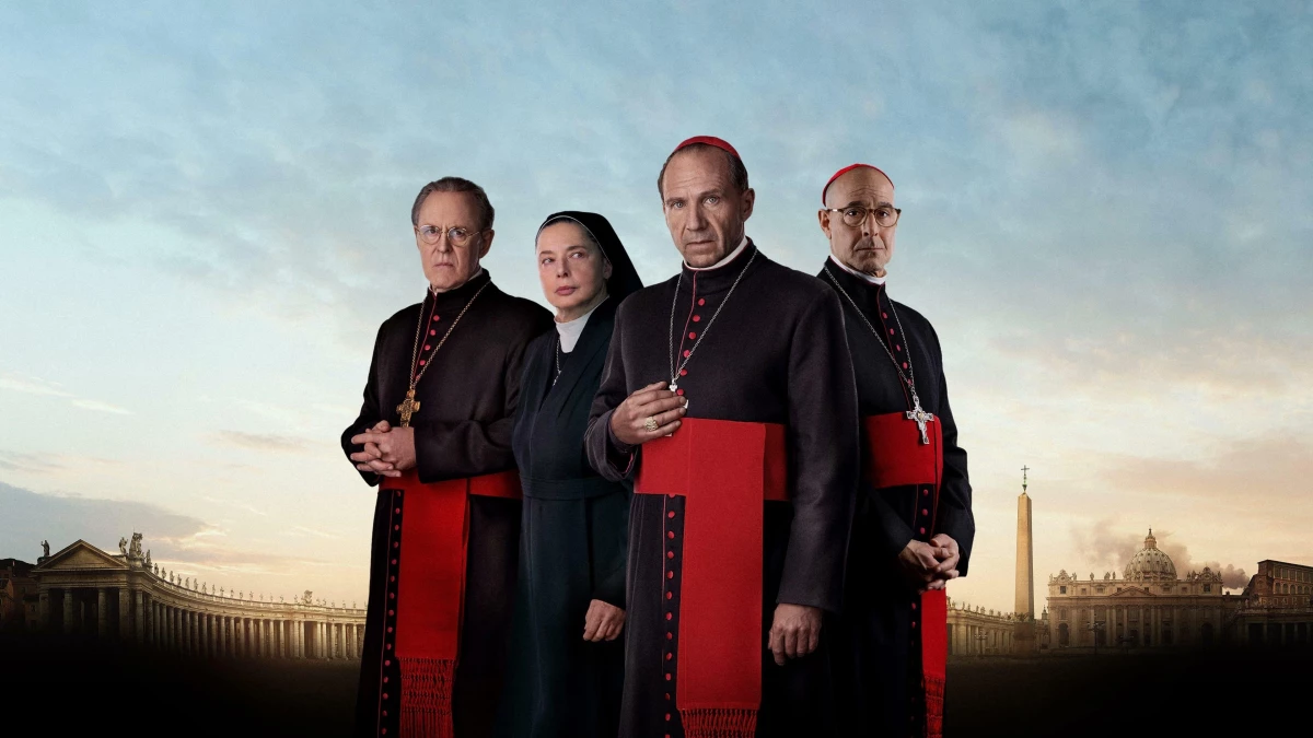 Kardynałom przed konklawe pomagał... Ralph Fiennes. Nowego papieża szukali w kinie