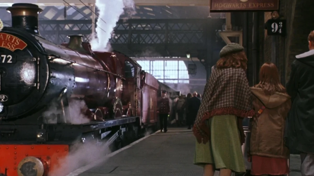 Powstaje peron 9 i ¾! Zobacz zdjęcia z planu serialu Harry Potter