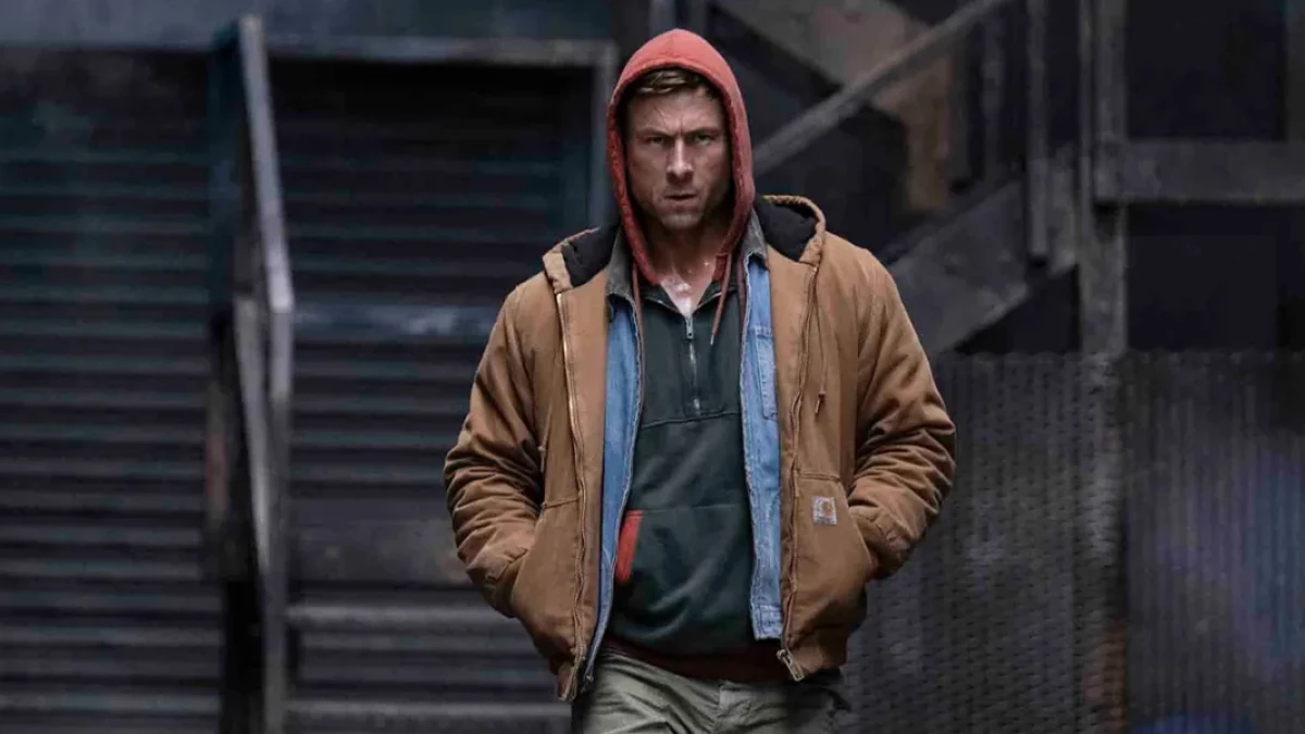 Tom Cruise byłby dumny. Nowe zdjęcia z Uciekiniera i szalone popisy kaskaderskie Glena Powella