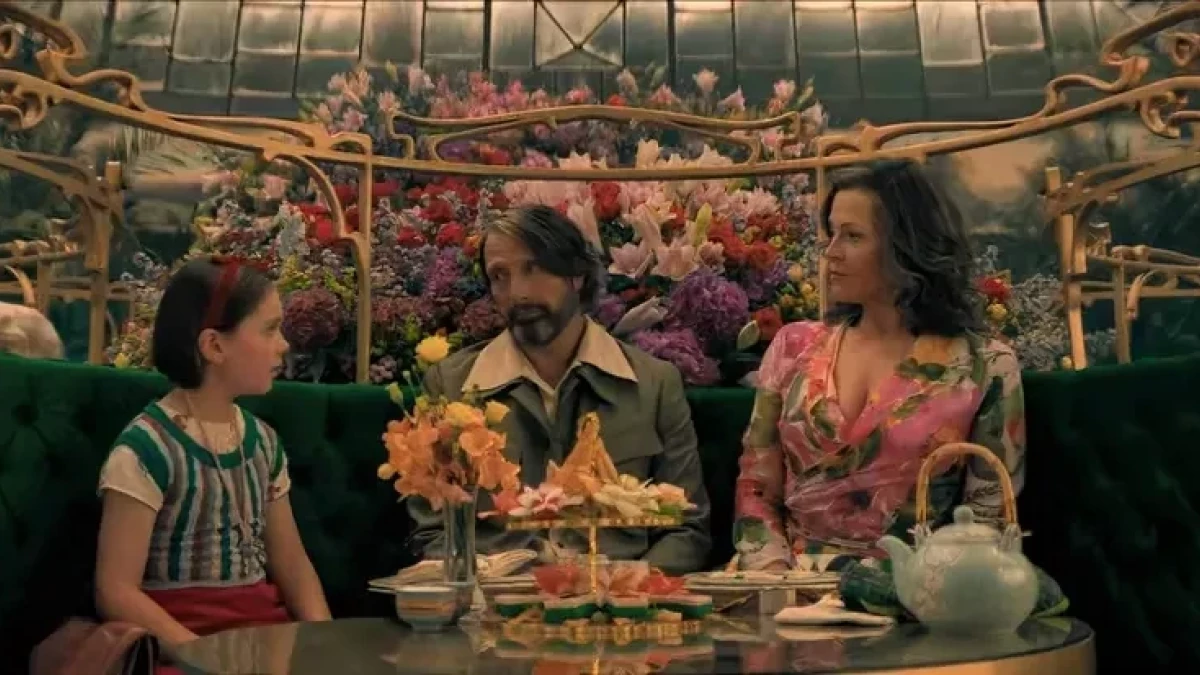 Dust Bunny - zwiastun filmu. Mads Mikkelsen jako zabójca potworów - spod łóżka i nie tylko