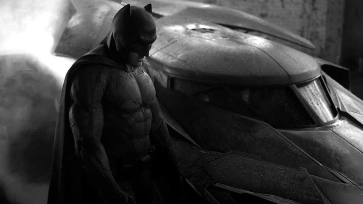 Batman jeździ nie tylko Batmobilem - tego auta używał też James Bond. Nowe zdjęcie od Zacka Snydera