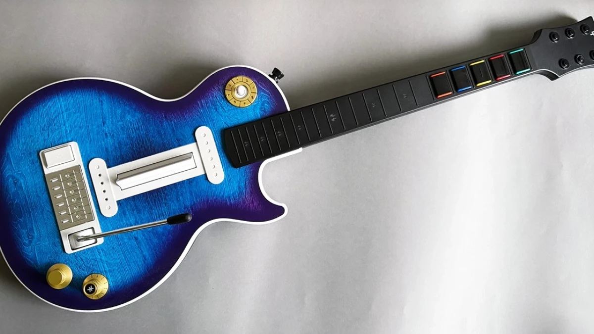 Czy to najlepszy kontroler do Fortnite Festival? Test gitary CRKD Gibson Les Paul Blueberry Burst Pro Edition