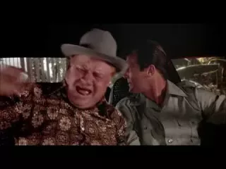 5. Jedna śrubka od tragedii (Człowiek ze złotym pistoletem)