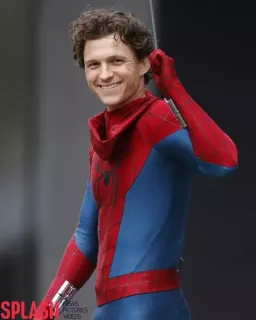 Spider-Man 4 - zdjęcia Toma Hollanda w kostiumie na planie