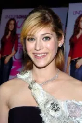 Lizzy Caplan