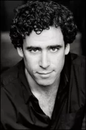 Stephen Mangan